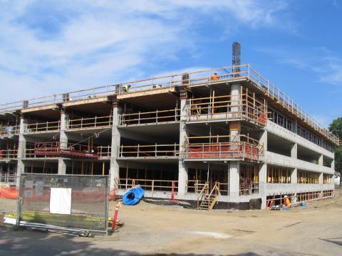 Daimler Parking Structure Under Construction Daimler Parking Construction